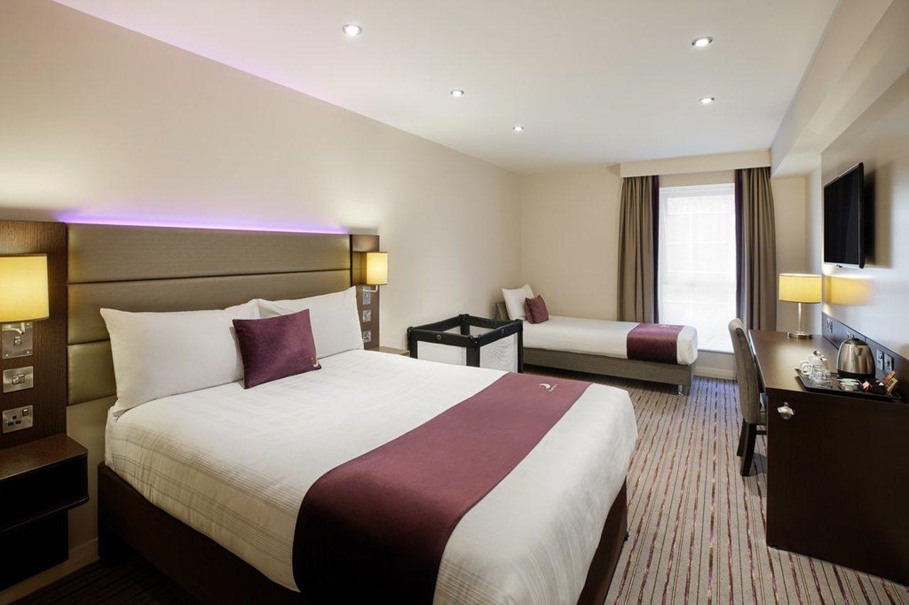 Premier Inn セブンオークス エクステリア 写真